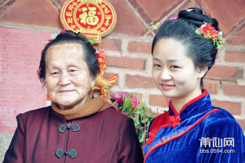 近看"湄洲女"她是如此美丽动人