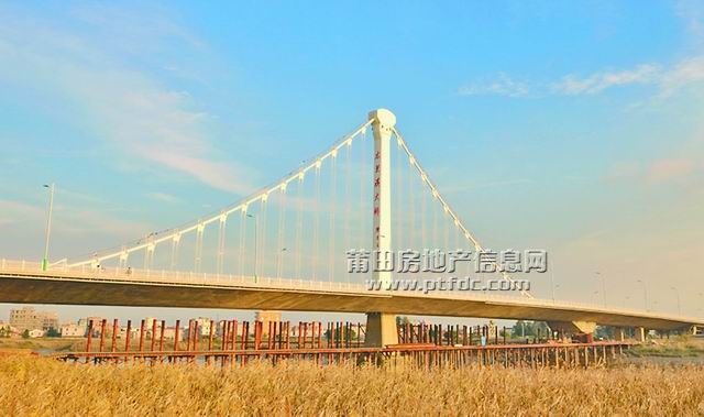 荔港大道上的木兰溪大桥。.jpg