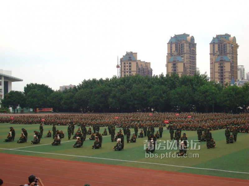 包扎救护方阵