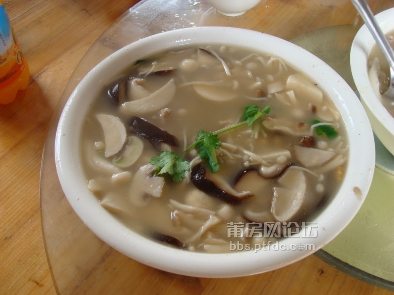 广式筒骨菇汤