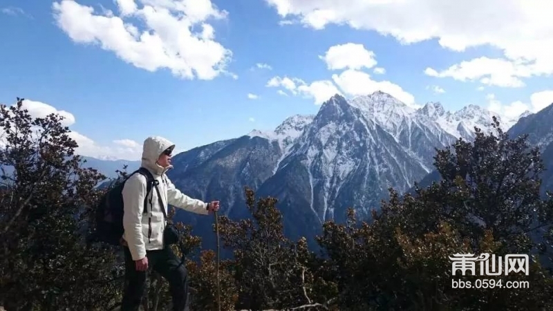 遥望对面的雪山