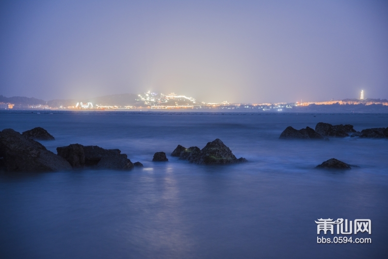 湄洲北岸，远眺湄洲岛，拍这张照片时差点掉海里了，提醒大家在拍片的时候还是要注意安全