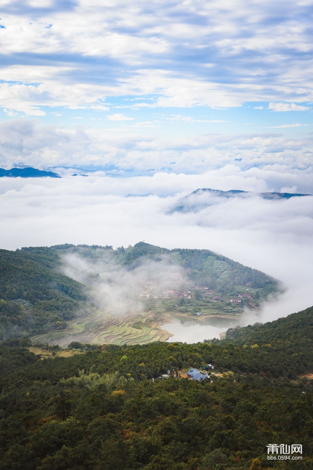 云雾缭绕九华山图片