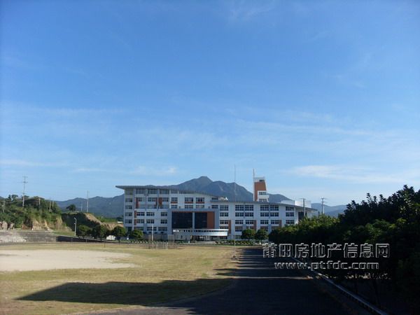 学院风景 (25).JPG