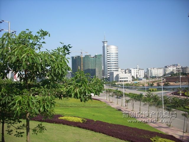 学园路 (2).JPG