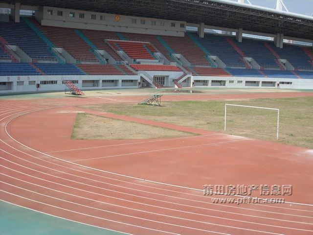 体育中心 (18).JPG