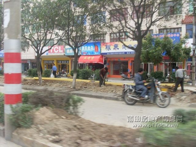 学园路5.JPG