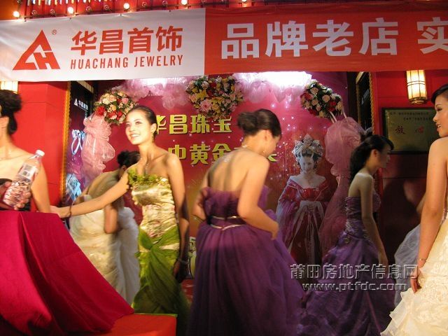 步行街头 (7).jpg