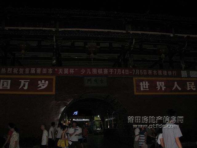 步行街头 (17).jpg