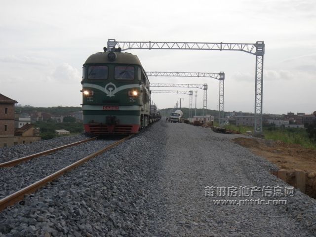 涵江站的列车1.jpg