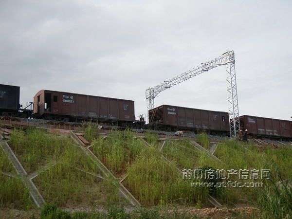 运送材料车厢2.jpg