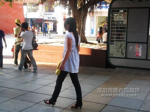 步行街MM抓拍13.jpg