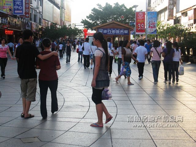 步行街MM抓拍41.jpg