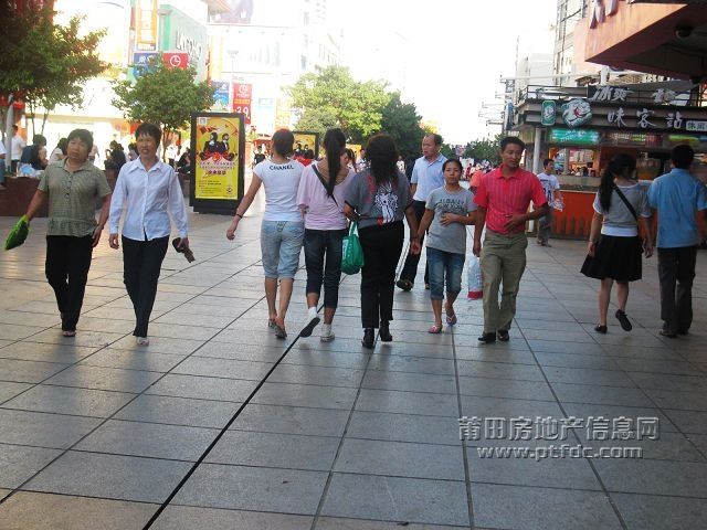 步行街MM抓拍17.jpg