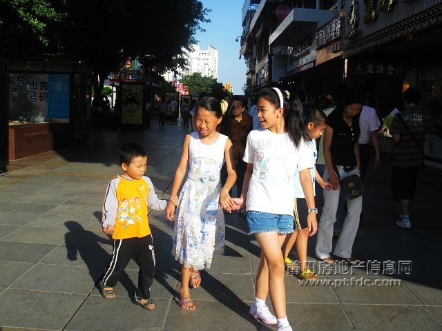 步行街MM抓拍10.jpg