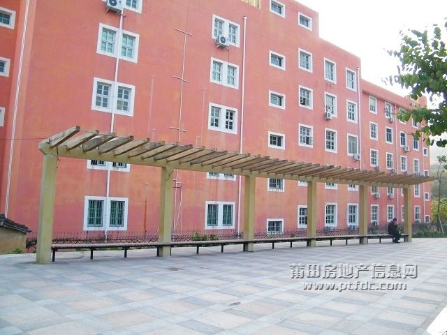 凤凰山水渠休闲幽径04.jpg